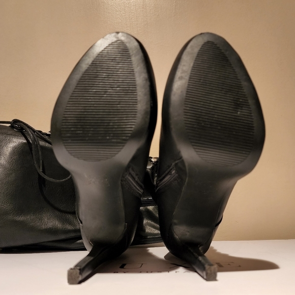 JustFab Korinna Boots - Picture 7 of 9